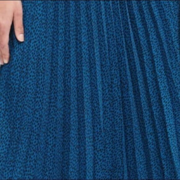 NEW BANANA REPUBLIC Pleated High-Low Skirt NWT - Picture 3 of 5